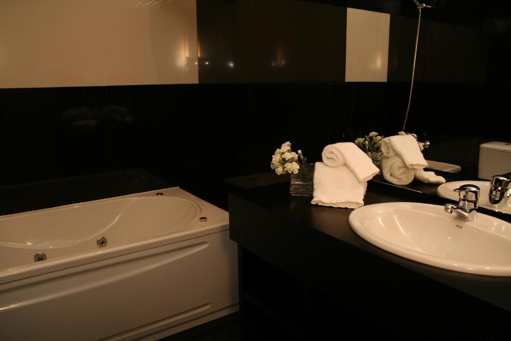 سانتو تيرسو Santo Thyrso Hotel الغرفة الصورة